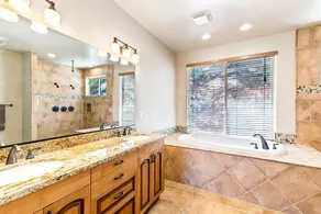 Elegant Custom Home! Lake! Swim! Fish! Hiking/Walking Trails! Boat! - Image 5