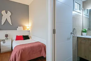 Grenier confortable avec espace extérieur pour manger, bronzer, se détendre ... - Image 2