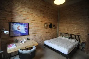 BRICK HOUSE - Image 5