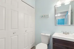 ONE BLOCK from the beach! Weekly and monthly discounts offered. - Image 3