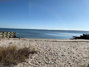 Mattituck Beach Gem. Spacious & Gorgeously Renovated Beach House Steps to Bay. - Image 5