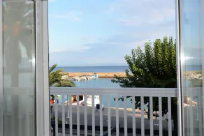 Guesthouse Aurora - Double Room with Garden View - 4 - Image 3