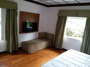 House for 12 people: 4 bedrooms (2 suites) and beautiful garden - 15min walk from Baden - Image 5