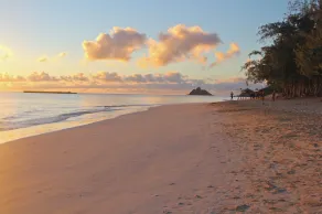 Secluded Beach Bungalow with Private Garden - Image 3