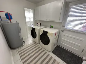 Westwood Luxury Ranch Home includes washer/dryer  - Image 2