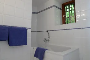 En lade i meget fredelige omgivelser med opvarmet pool og fantastisk udsigt - Image 3