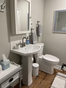 Relax on Lake Erie at our charming 2-bedroom cottage - Image 2