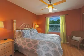 BEAUTIFUL RESORT STYLE CONDO WITH AMAZING LAKE VIEWS!    POOL ACROSS THE STREET! - Image 5