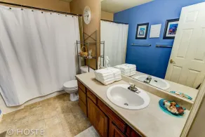 *H* 5BR Home Getaway w/HOT TUB ** - Image 2