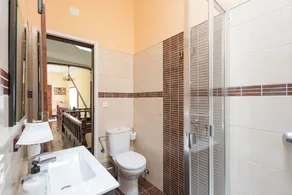 Building of old construction \"La Vicaria\" in a Superb Location in La Laguna with Terrace & WiFi - Image 4