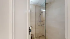 3½-room flat on the ground floor on 2 floors, approx. - Image 5