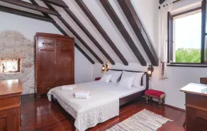 3 bedroom gorgeous home in Nerezisca - Image 3