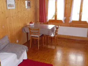 Cómodo apartamento de 3 dormitorios con encanto rural en Emmental granja - Image 2