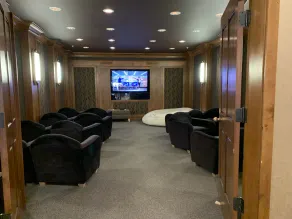 Ski in/ski out condo with hot tubs, heated pool and more amenities! - Image 2