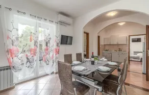 Stunning Apartment In Jadranovo With Wifi - Image 5