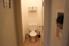 Dette dejlige strandhus ligger kun 200 m fra vandet. - Image 4