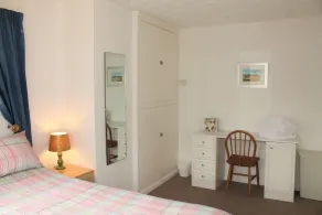 9 Sea View Walk with ground floor bedroom and bathroom Sea View House - Image 5