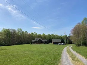 Welcome to The Bee Glade! A 4BR Cabin in the New River Gorge! - Image 5