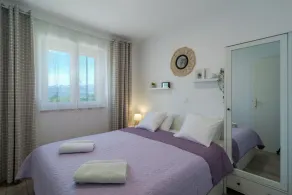 Maison avec jardin, piscine privée et barbecue - Image 4
