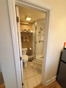 CENTRO DA CIDADE: 1 Quarto, 1 Banho, Wi-Fi, King-size Tempur-Pedic - Image 3