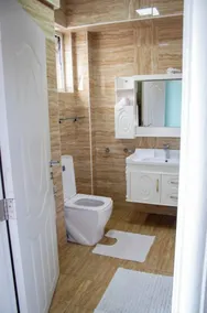 4 luxurious bedrooms all ensuite with a touch of class in Westlands  - Image 3
