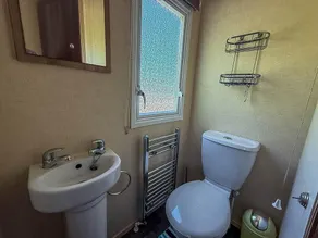 Beautiful 8 Berth Caravan At Cherry Tree Holiday Park In Norfolk Ref 70803C - Image 4