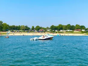 NOUVEAU! Lux Chalet \"VAYU Lathum\" sur le lac, plage, piscine, parc national - Image 5