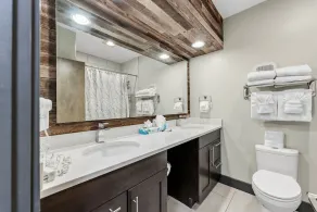 1BR Ski In-Ski Out! ~ NOUVEAU remodelage, vue sur la montagne ~ Style hôtelier - Image 3