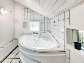 Quaint Holiday Home in NexÃ¸ near Beach - Image 4