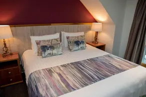 Cawdor  Diamond  Lodge with hot tub and Loch views - Image 5