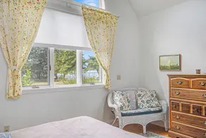2BR Cottage with Stunning Water Views & Beach Access - Image 2