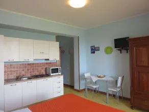 Studio mit eigener Terrasse, Pool und Meerblick Wi-Fi - Image 4