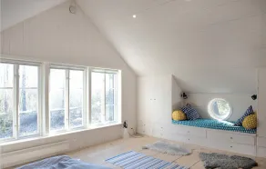 Awesome home in Grisslehamn with sauna - Image 4