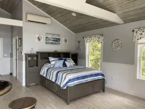 Studio Apartment overlooking Molasses Pond - Image 4