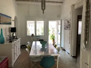 Detached house with private garden and swimming pool; air conditioning wifi internet - Image 2