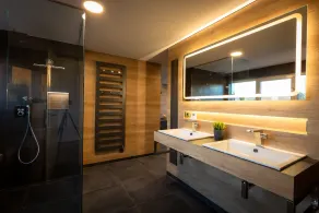 Casa da sogno sul lago, spiaggia privata, sauna, camino, vasca idromassaggio, balcone, vicino a Lipsia - Image 2
