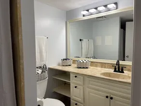 Appartement avec piscine et internet haut débit | Vue sur l'eau - Image 2