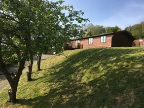 Quiet Sunny South Facing Lodge, Private Decking with Great views & Car Parking - Image 4