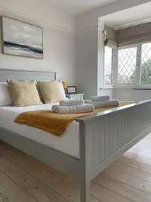 Coastal family holiday home near stunning sandy beaches & River Stour in Dorset. - Image 3