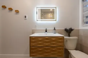 Contemporary Alaska 2-bedroom Apartment - Image 2