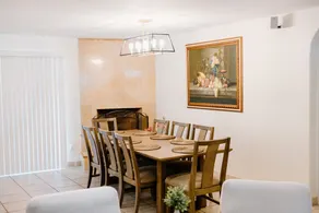 Spacious home 7 minutes away from the beach! - Image 5