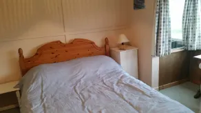 Spacious family bungalow only a stones throw from fabulous beach - Image 4
