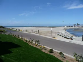 Romantic Getaway for 2 in Cottage in complex right on the beach - Image 5
