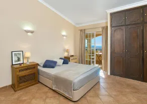 O Ninho - Three Bedroom Villa, Sleeps 6 - Image 5