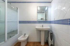 Apartment 100m From Beach - Image 5