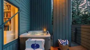 Aspen Grove by Avantstay Cozy Mountain Retreat Hot Tub Near Skiing + Hiking - Image 4