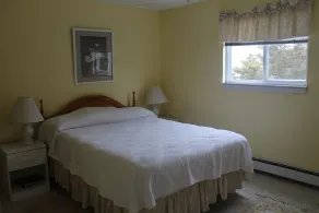 SPACIOUS HOME - WALK TO OCEAN BEACH- SOUTH OF MONTAUK HIGHWAY - Image 5