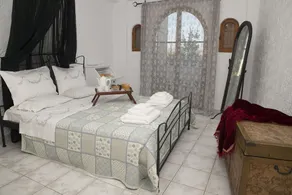 Vintage chic seaside maisonette is located on just a few meters from the beach. - Image 4