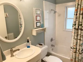 Cottage -Private Hot Tub, Fire Pit, Covered Deck, 20 steps from Lake Hamilton - Image 2