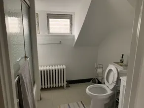 Attic Apartment in Leafy Roland Park - Image 3